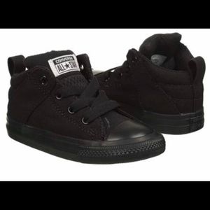 NWT Converse CT Axel Mid Toddlers Shoes